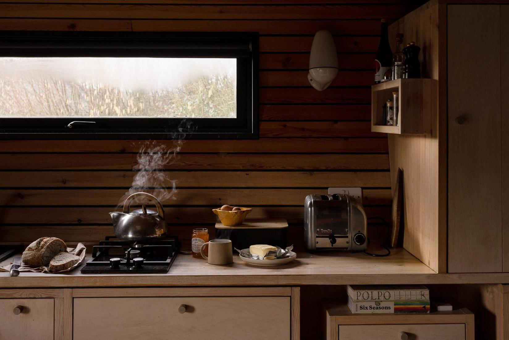 Two Unique Cabins Wrapped In Beautiful Welsh Scenery Presteigne Extérieur photo